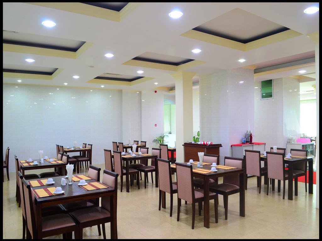 Myat Nan Yone Hotel Naypyidaw Buitenkant foto