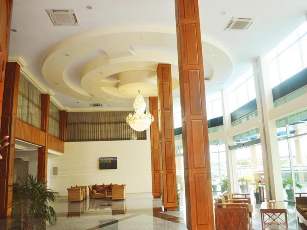 Myat Nan Yone Hotel Naypyidaw Buitenkant foto