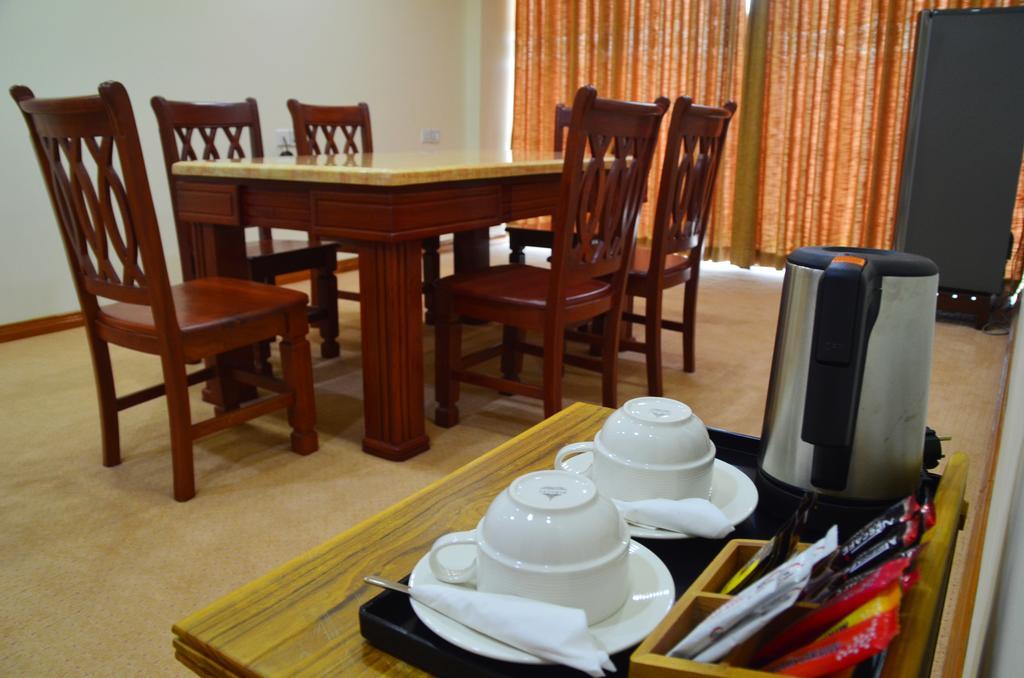 Myat Nan Yone Hotel Naypyidaw Buitenkant foto