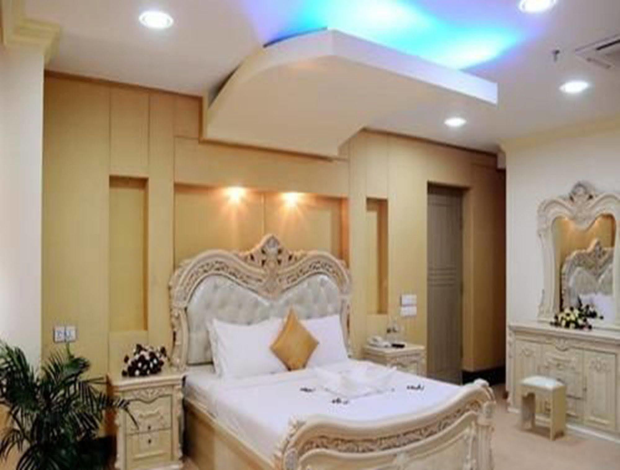 Myat Nan Yone Hotel Naypyidaw Buitenkant foto